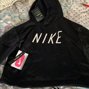 NWT girls nike therma fit crop hoodie